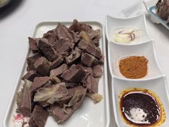 -三江源美食城