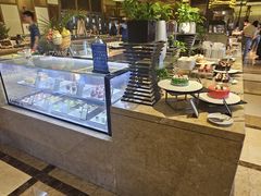 -大中华希尔顿酒店-念自助餐·嗨啤·小龙虾