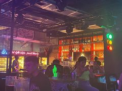 -UP嘻哈酒吧(粉巢店)