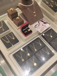 -潮宏基(万象城店)