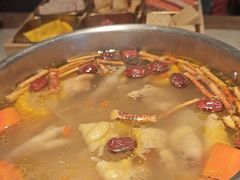 -尚尚仙·酸汤猪手·猪肚鸡火锅(华联万柳购物中心店)