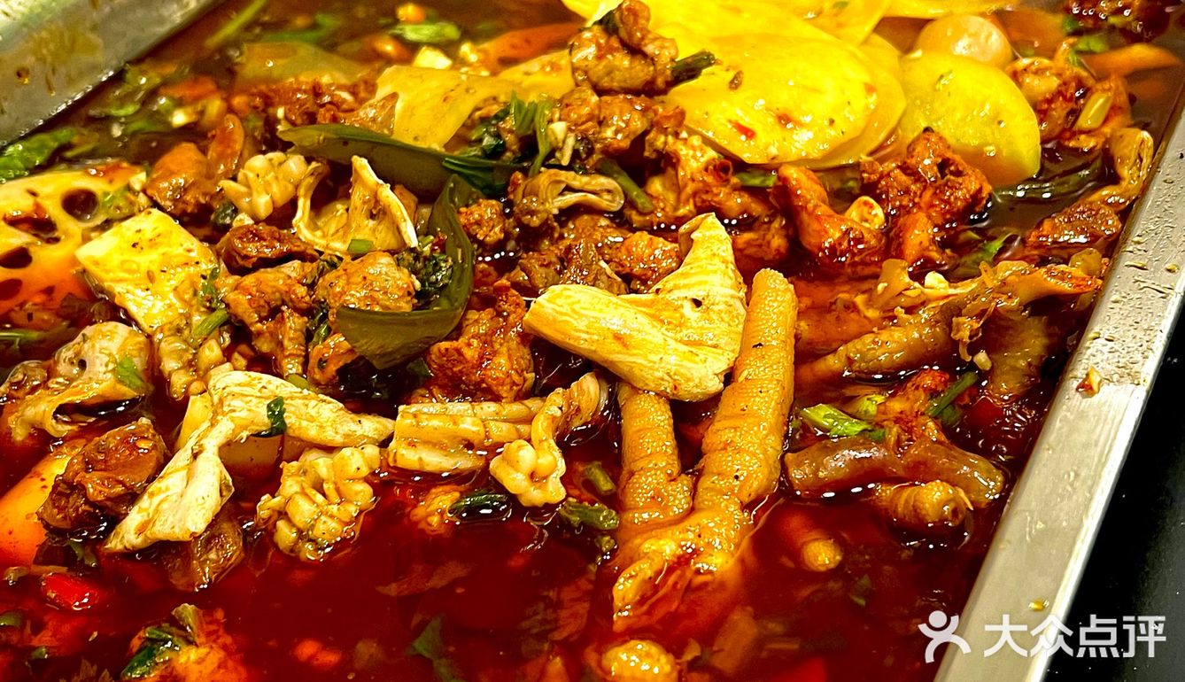 来成都必须吃一次的冷锅串串！火锅粉美味！