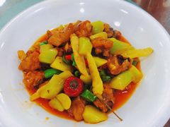 莴笋烧猪蹄-椒香川流不息川菜馆(二七北路店)