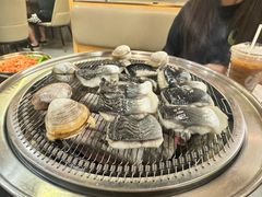 -围炉肉舍•炭烤活鳗•丹东海鲜烤肉(步行街店)