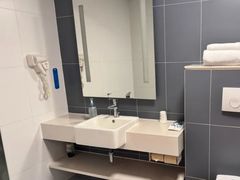 -汉庭优佳(上海恒隆广场南京西路地铁站店)