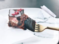 -UNI UNI(环亚凯瑟琳店)