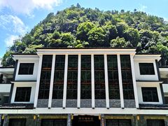 -高荡千年布依古寨旅游景区