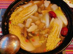 -香巴拉云南餐厅(华莱坞店)