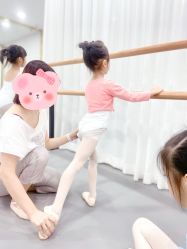 -昕艺尚皇家芭蕾舞蹈中心