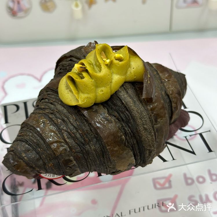 趁热集合测评 | 开心果爆浆可颂沙拉芝士贝果测评