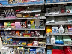 -全家便利店(洛川东路店)