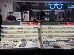 -爱视眸Eyeblling眼镜·依视路·蔡司镜片折扣店(百联南方商城购物中心)