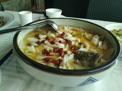 酸菜清汤鲈鱼-石头咕(葵蓬店)