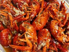 蒜香小龙虾-扒虾小妹儿麻辣海鲜(宏图街店)