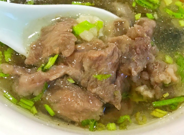 點了#牛肉湯#和#牛肚湯#,都有抓了粉肉會嫩滑一些,牛肚略硬,有嚼勁