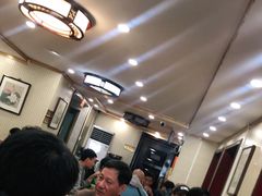 等位区-门框胡同百年卤煮(新街口店)