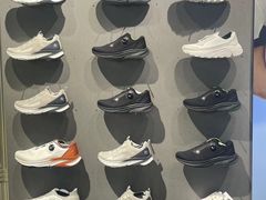 -迪桑特DESCENTE(青岛山东路万象城店)