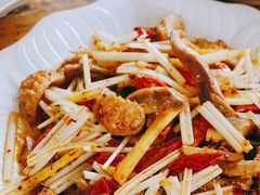 爆炒脆肠-谢老五跷脚牛肉·非遗传承店
