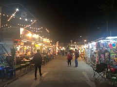 -席娜卡琳火车铁道夜市