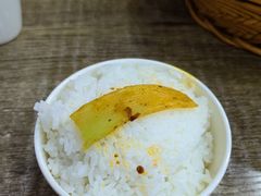 -愉肴麻辣香锅(中山路店)