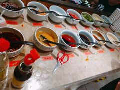 自助调料区-潮牛海记•潮汕牛肉火锅•醉鸡煲•粿条汤(通北路店)