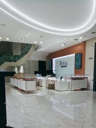 点击看大图 -挪娅婚纱摄影皇家会所