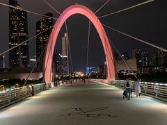 -南京眼步行桥