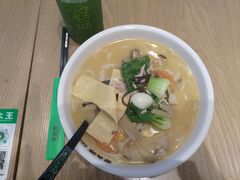 -蒙自源米线大王(花园城商场店)