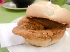 猪扒包-胜利茶餐室