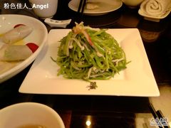 青椒荷兰豆扮金针菇-鸿瑞興面馆(梅岭店)