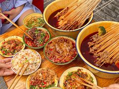 -拈签一笑黄牛肉辣卤串串