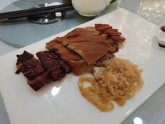 特色乳猪拼-广州酒家(昌岗地铁站店)