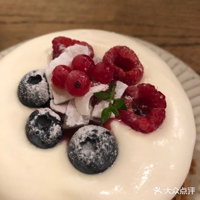無早咖啡杂莓酸奶油松饼图片