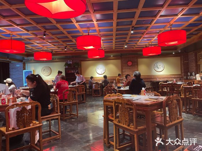小吊梨汤·北京菜·烤鸭(长安商场-首都博物馆店)大堂图片