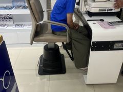 -诺柯视眼镜-蔡司依视路官方工厂店(淞南一店)