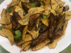 -王三美食(荷斯坦牛路店)