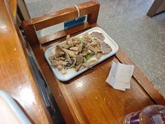 -乡土黄·鲜牛肉火锅·小龙虾(兴业街店)