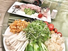 特色贵州苗寨酸汤鱼锅-旅游大厦餐厅(万盛南街店)