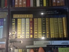 -钟书阁(松江泰晤士小镇店)