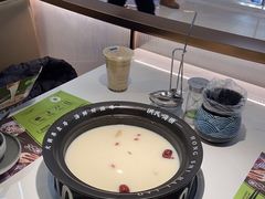 -洪氏嗨捞·广东猪肚鸡·椰子鸡火锅(西咸万象城店)
