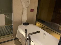 -天津京基皇冠假日酒店