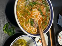 -云阿蛮云南生烫牛肉米线(奉贤路店)