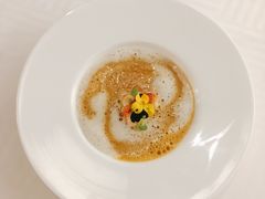 波士顿龙虾汤龙虾泡沫-广州塔卢特斯法国旋转餐厅