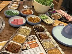 -明洞阿姨·韩式酱蟹烤肉·创意料理(三元桥店)