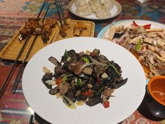 -乡村馕坑肉·烧烤·新疆菜·本地人更爱吃(阿勒泰首店)