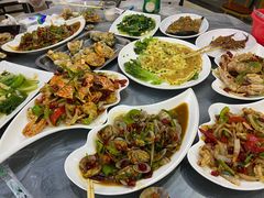 -覃记海鲜美食餐厅