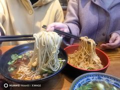 -爆炸头阿姨小四川正宗川味小吃(无任何分店)