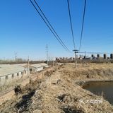 《田地里空无一人》