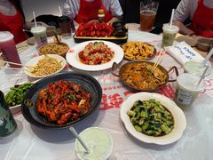 -肥肥虾庄·金牌油焖大虾(汉街SKP店)