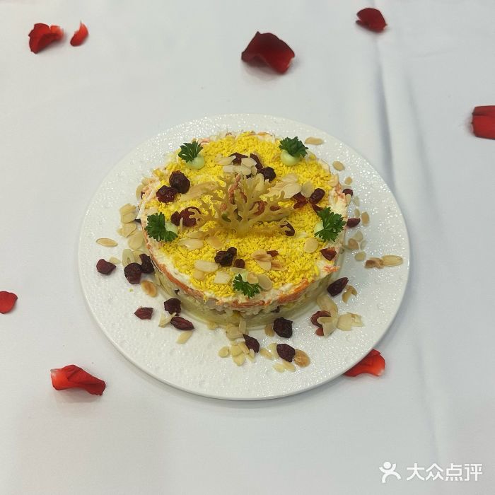 明斯克白俄餐厅白俄羅斯雞肉沙拉蛋糕图片